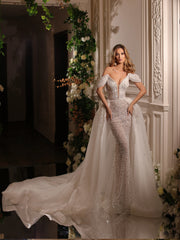 bridal gown featuring a removable train